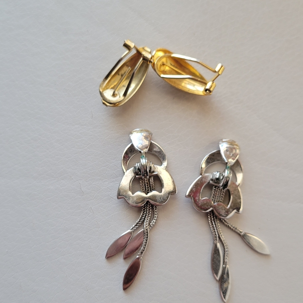 Vintage Monet Silver-tone & Unsigned Gold-tone Clip-On Earrings ~ 1970s? - Picture 11 of 16